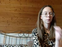 hey , ik ben een leuke belgische meid die graag camt en geile praat doe en fotos stuur wat mij graag opwind is geile praat en lekker veel foto