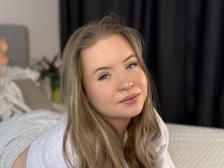 camwhore shaved pussy AryaThomas