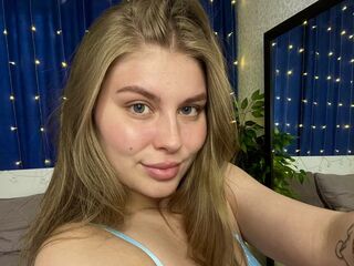naughty cam girl masturbating with dildo MilaOlivers