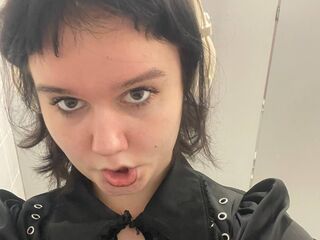 topless camgirl TracyLilith