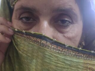 fingering camgirl MahiKimi