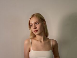 webcamgirl AishaNaeher