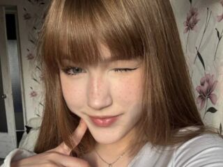 naughty camgirl fingering shaved pussy AlberthaBack