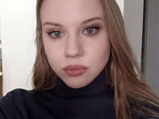 fingering camslut AngelicaKelly