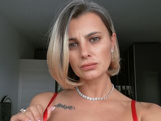 cam girl masturbating with sextoy AnishaBee