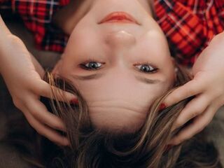 free nude webcam show AnnAmour
