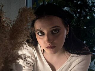 girl showing tits AntoniaBonelli