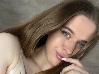 topless webcamgirl BetanyFoks