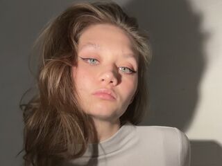 shower BrandiLiedberg