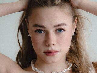 hardcore cam BrittaniBrogren