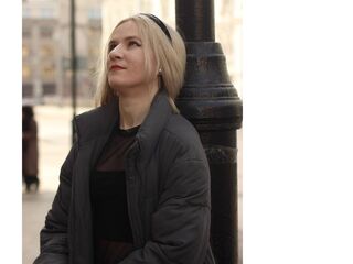 camslut spreading pussy CarinGoodwin