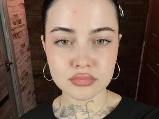 hot cam show CarmenFurmanik