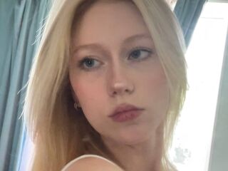 girl topless CeciliaWhithrock