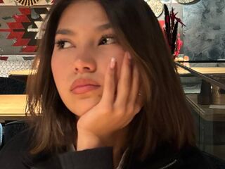 topless webcam girl CelsaCoty