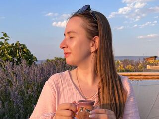 masturbating camgirl CherylWien