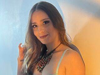 camgirl fingering pussy CrissyEvans