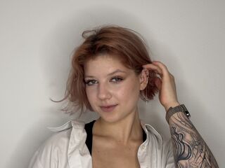 camgirl fingering bald pussy CurtisJergen