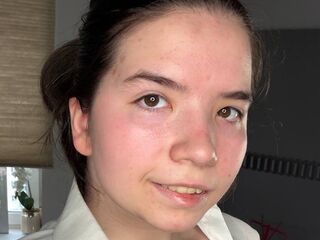 closeup cam DaisyMolen