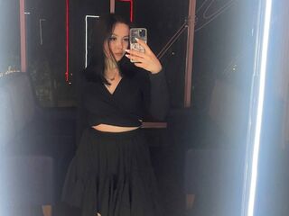 camgirl chatroom DellyMay