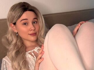 hot cam show DeluaMoon