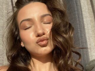 sexy webcamgirl DinaSweeny