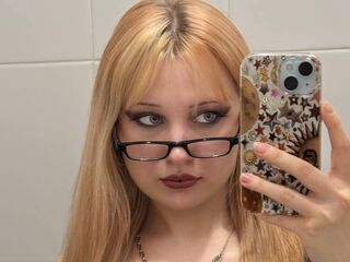 nude webcamgirl picture EloiseGow