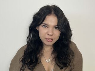 topless webcamgirl EmaRushlow