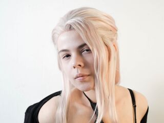 camgirl playing with vibrator EvaLaren