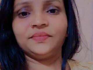 fingering webcam girl HottyJanvi