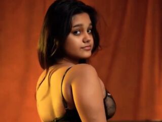 cam girl playing with sextoy ImmiGreen