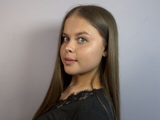 camgirl showing tits JeanettaKorsak