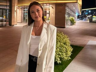 kinky webcam model KaranAreas
