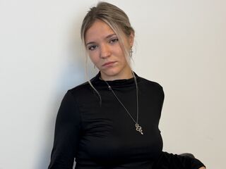 girl cam free KeiraTullier