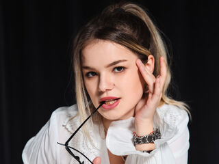 cam girl fingering KellyHayden