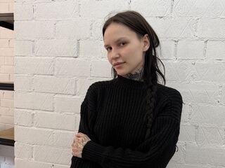 masturbating camgirl KeniaTucholski