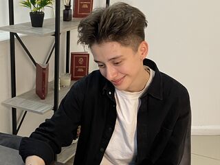 shaved pussy web cam KimberlieFrancke