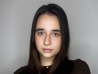 beautiful cam girl KristanKhiev