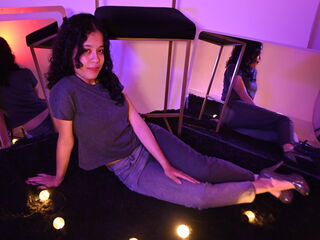 naked webcam girl video KyaraLux