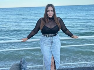 naughty cam girl LeillaTvin