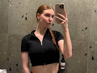 webcam girl LessieNunz