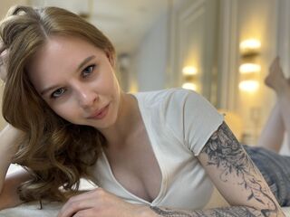 camgirl masturbating with sex toy LilyMouss