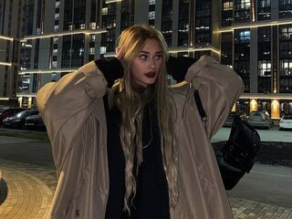 naked cam girl masturbating with sextoy LizaKitchin