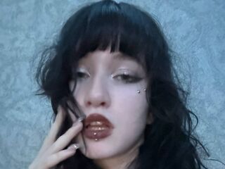 cam slut photo LouisePerrish