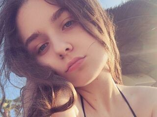 sexy webcamgirl LuanaContratto