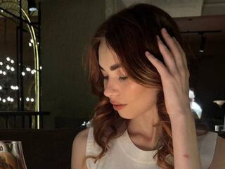 free nude webcam LuxeLina
