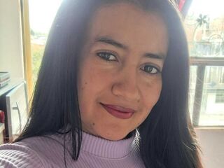 naughty cam girl masturbating with dildo MariaStrike