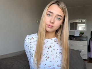 girl topless chat MarianaBrookman