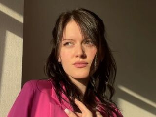 hot camwhore MaudGuerrido