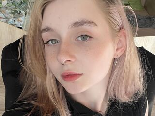 camgirl masturbating with dildo MiaMerek