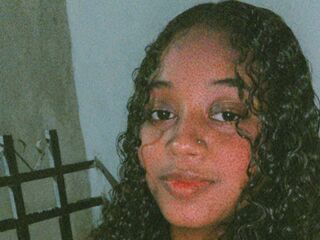 naked camgirl MicheLeiv